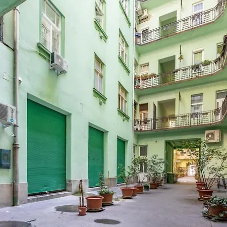 Extra Mini בודפשט